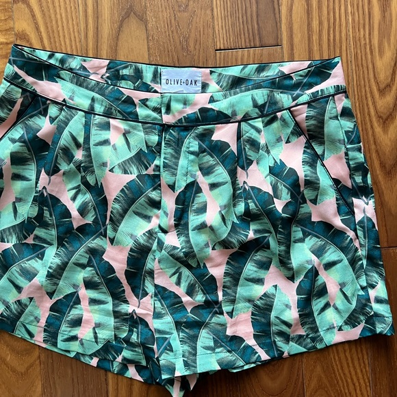 Olive and Oak size L cute fun shorts - Picture 4 of 4